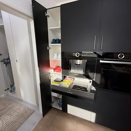 Loewen Apartment *